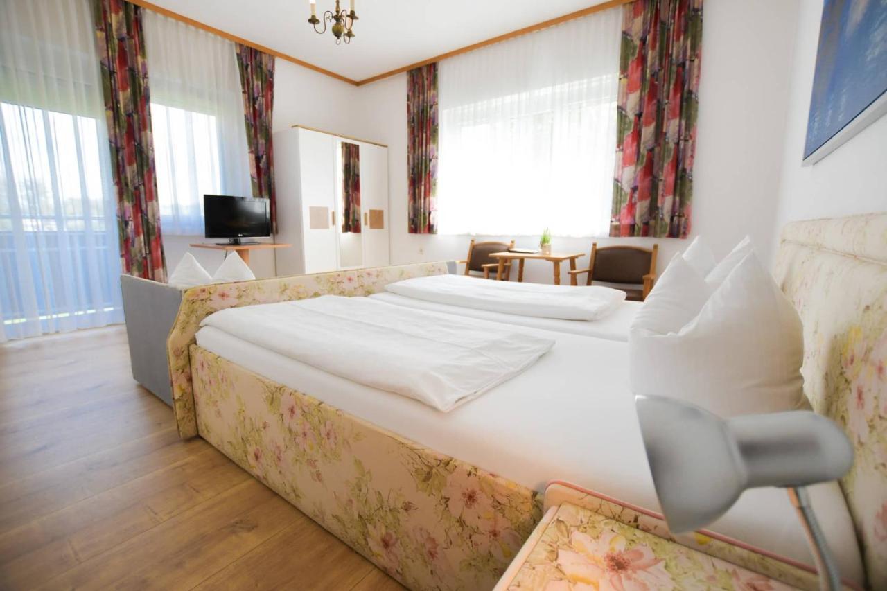 Hotel Jerolitsch Krumpendorf ภายนอก รูปภาพ