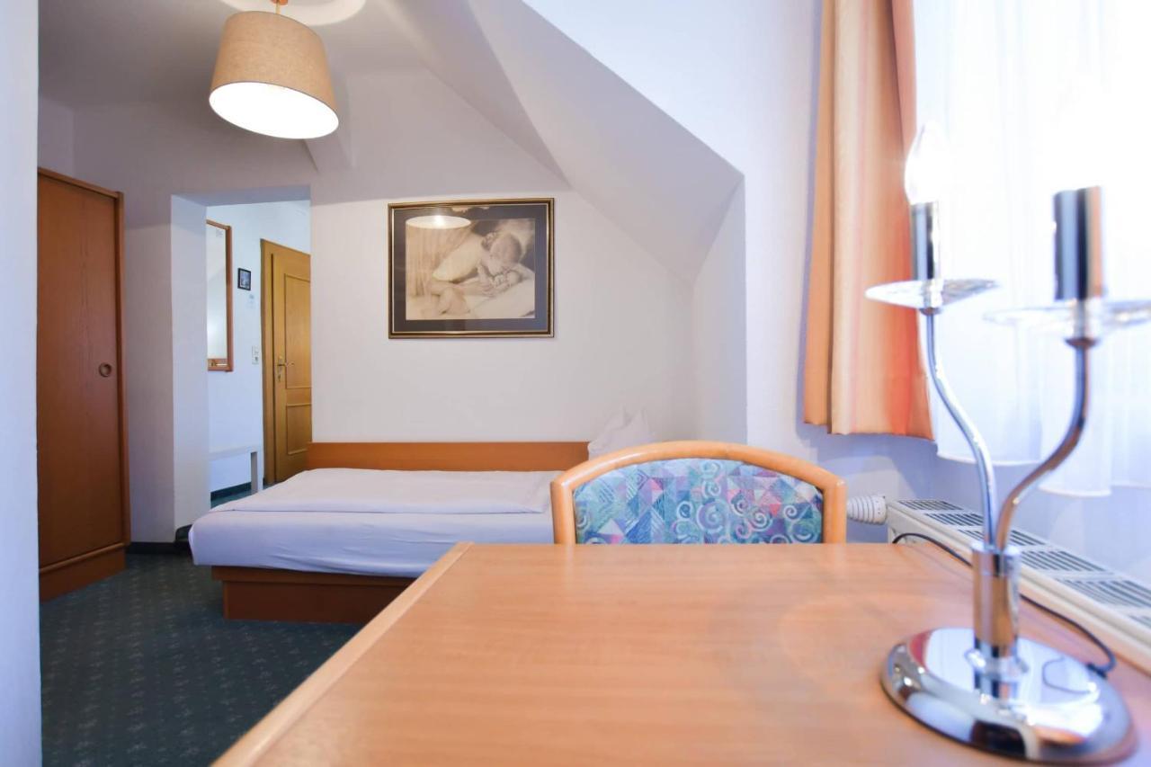 Hotel Jerolitsch Krumpendorf ภายนอก รูปภาพ
