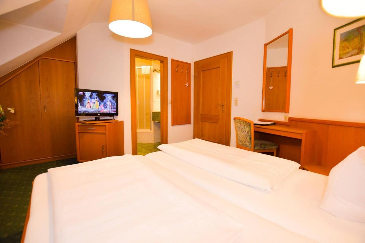 Hotel Jerolitsch Krumpendorf ภายนอก รูปภาพ