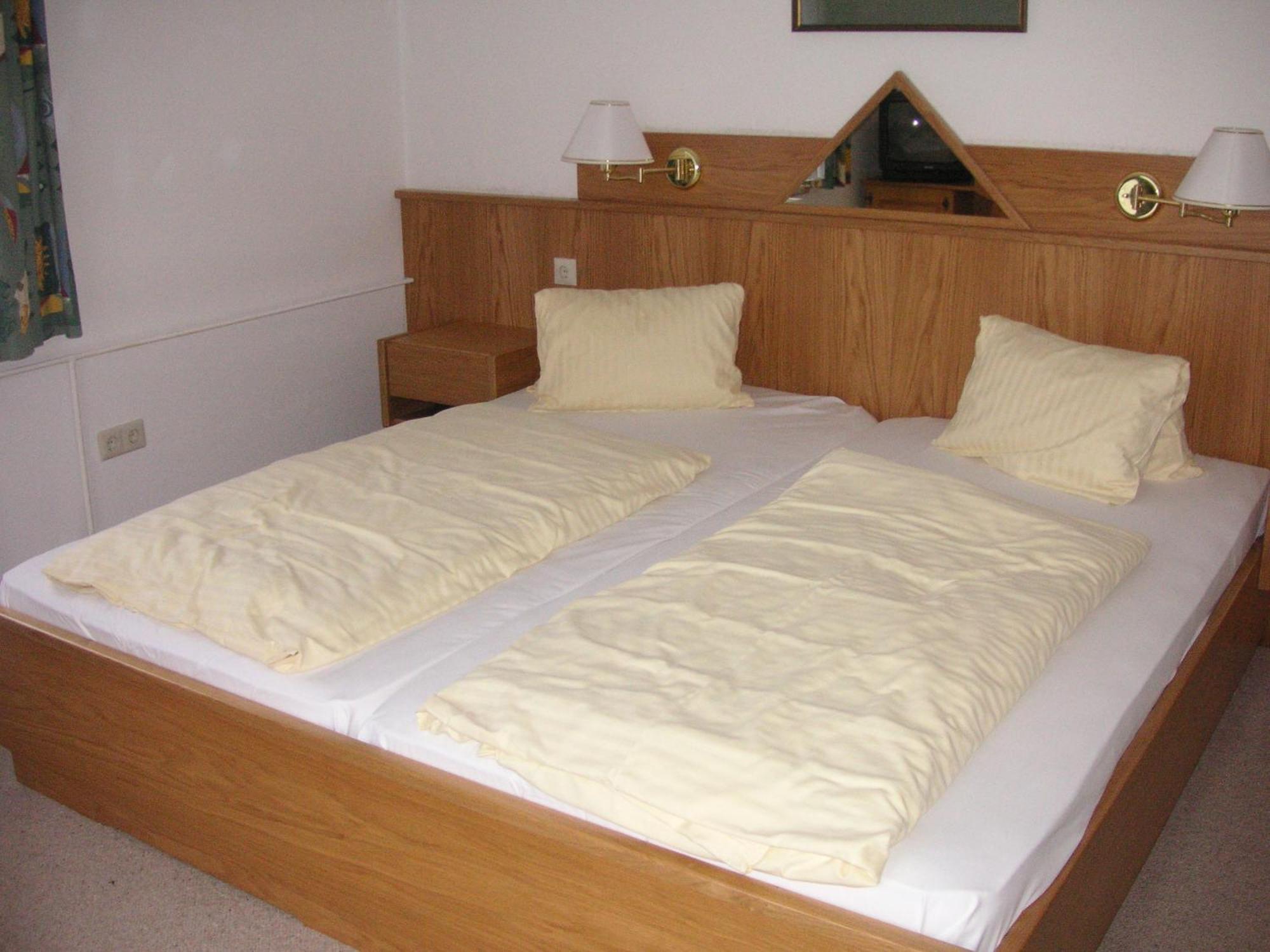 Hotel Jerolitsch Krumpendorf ภายนอก รูปภาพ