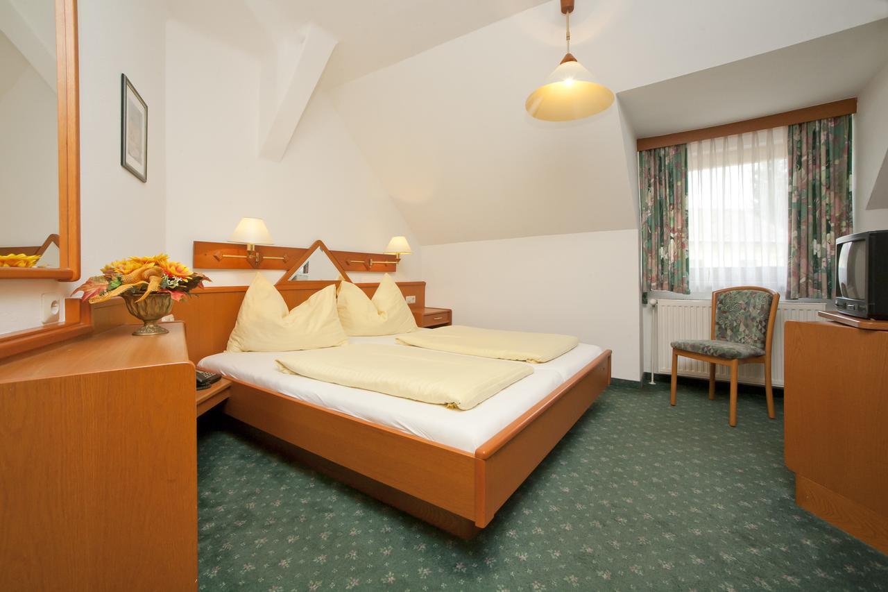 Hotel Jerolitsch Krumpendorf ภายนอก รูปภาพ