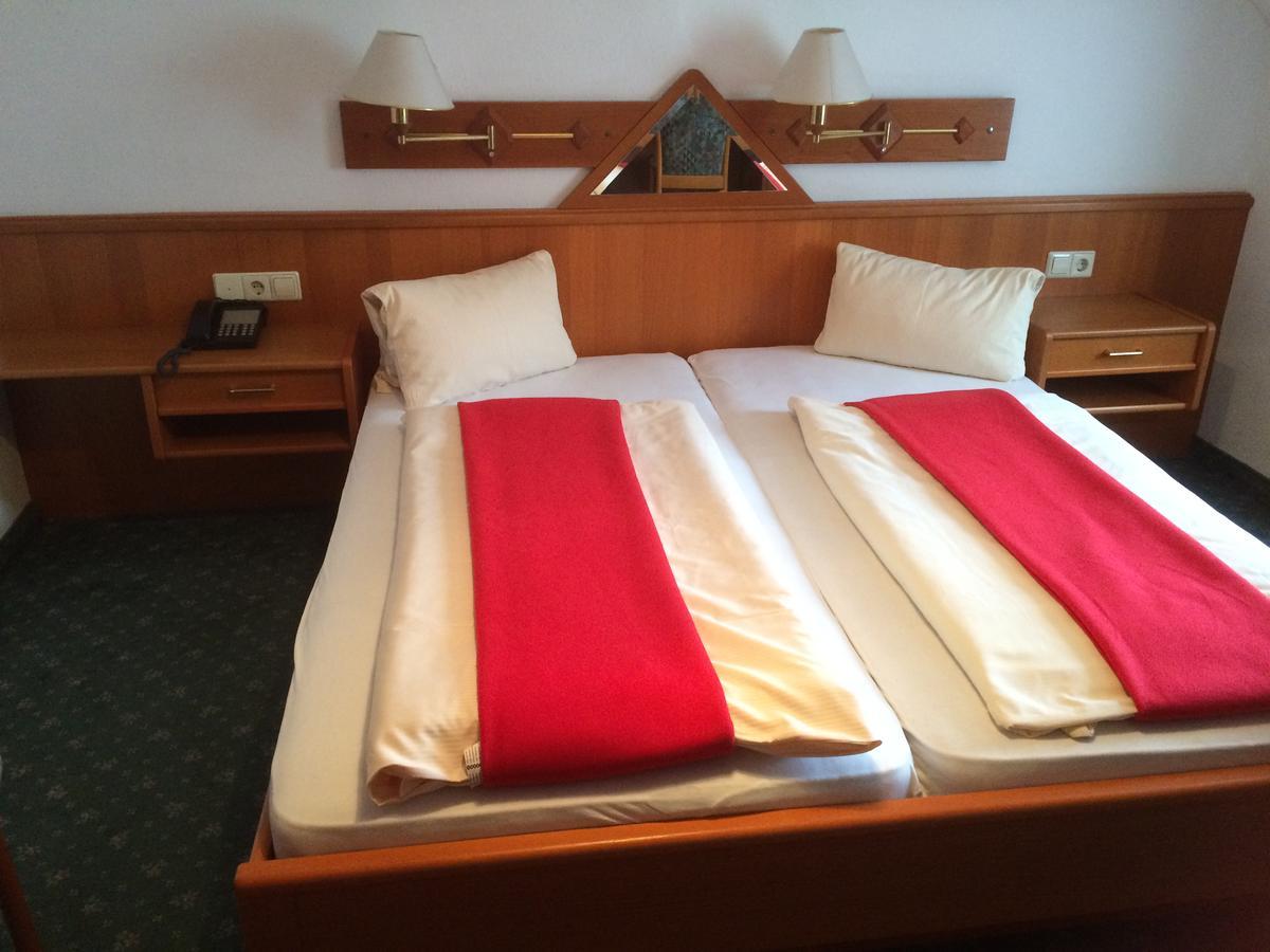 Hotel Jerolitsch Krumpendorf ภายนอก รูปภาพ