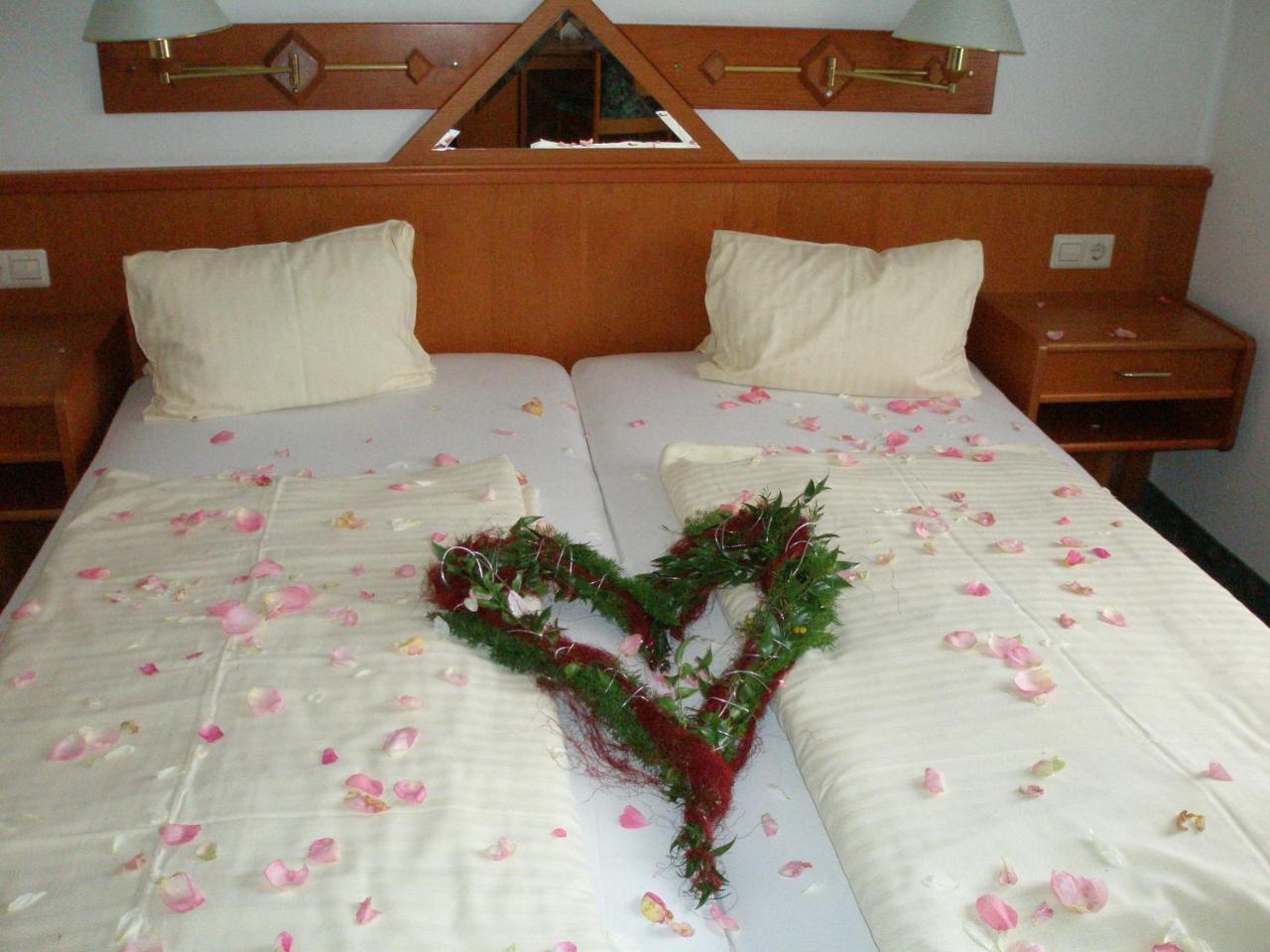 Hotel Jerolitsch Krumpendorf ภายนอก รูปภาพ